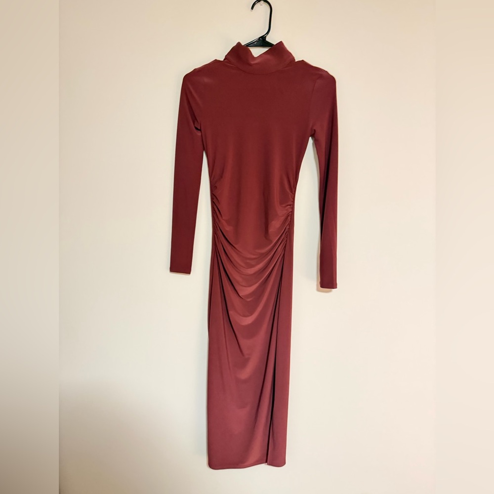 Aritzia Long Sleeve Ruched Midi Dress in Dusty Rose